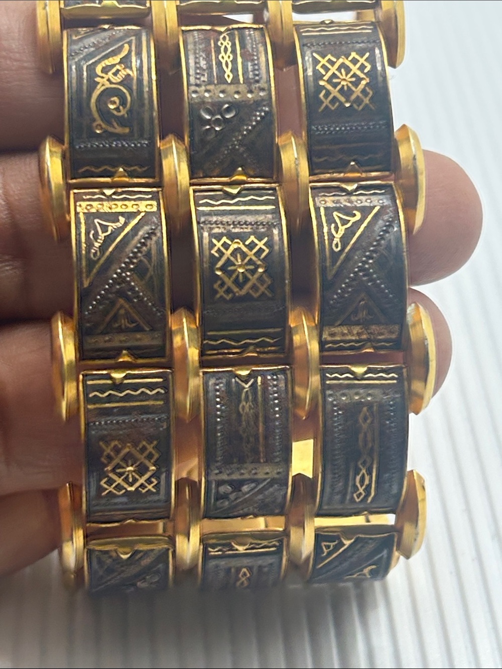 Vintage Damascene Gold and Black Etched Wide Link Bracelet - - Picture 5 of 9